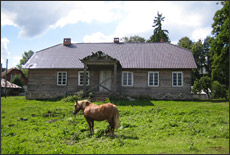 Senoji klebonija prieš keletą metų. Iš parapijos archyvų